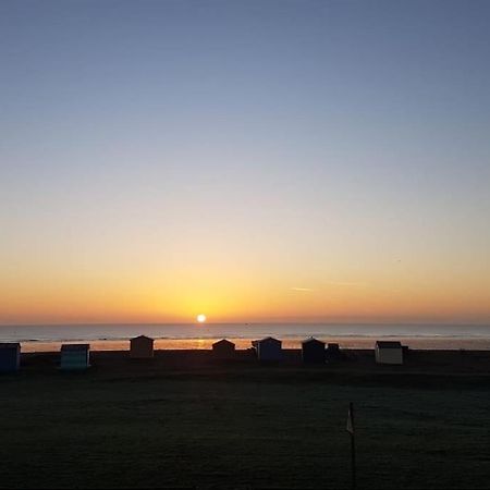 Stunning Seaviews - Beach House - Jacuzzi Bath Tub Littlestone-on-Sea Esterno foto